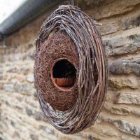 Simon King Wreath Nester